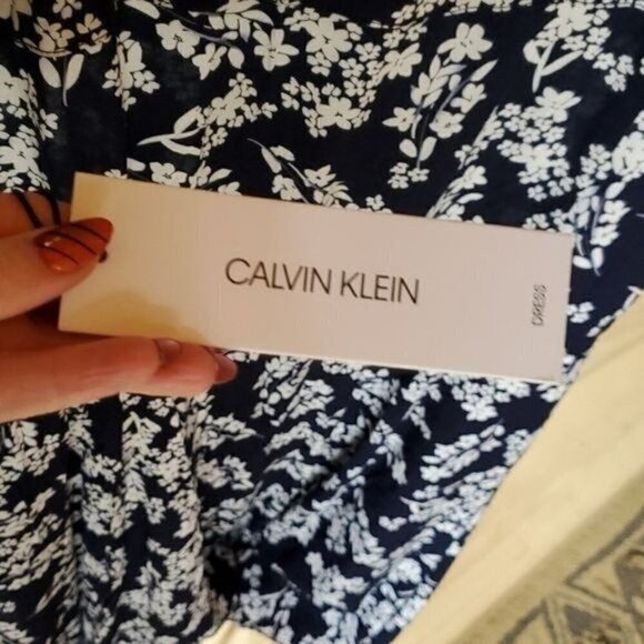 Calvin Klein Floral 100% Rayon Capped Sleeve Full Button Belt Loops Sz. 4 Dress - Picture 6 of 12